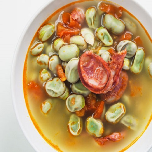 Sopa de favas com chouriço